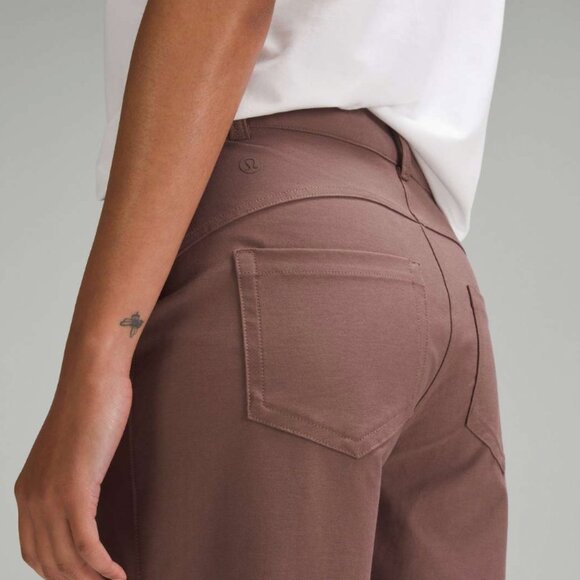 EUC LULULEMON City Sleek 5 Pocket High-Rise Wide-Leg Pant - Size 31 - Picture 4 of 5